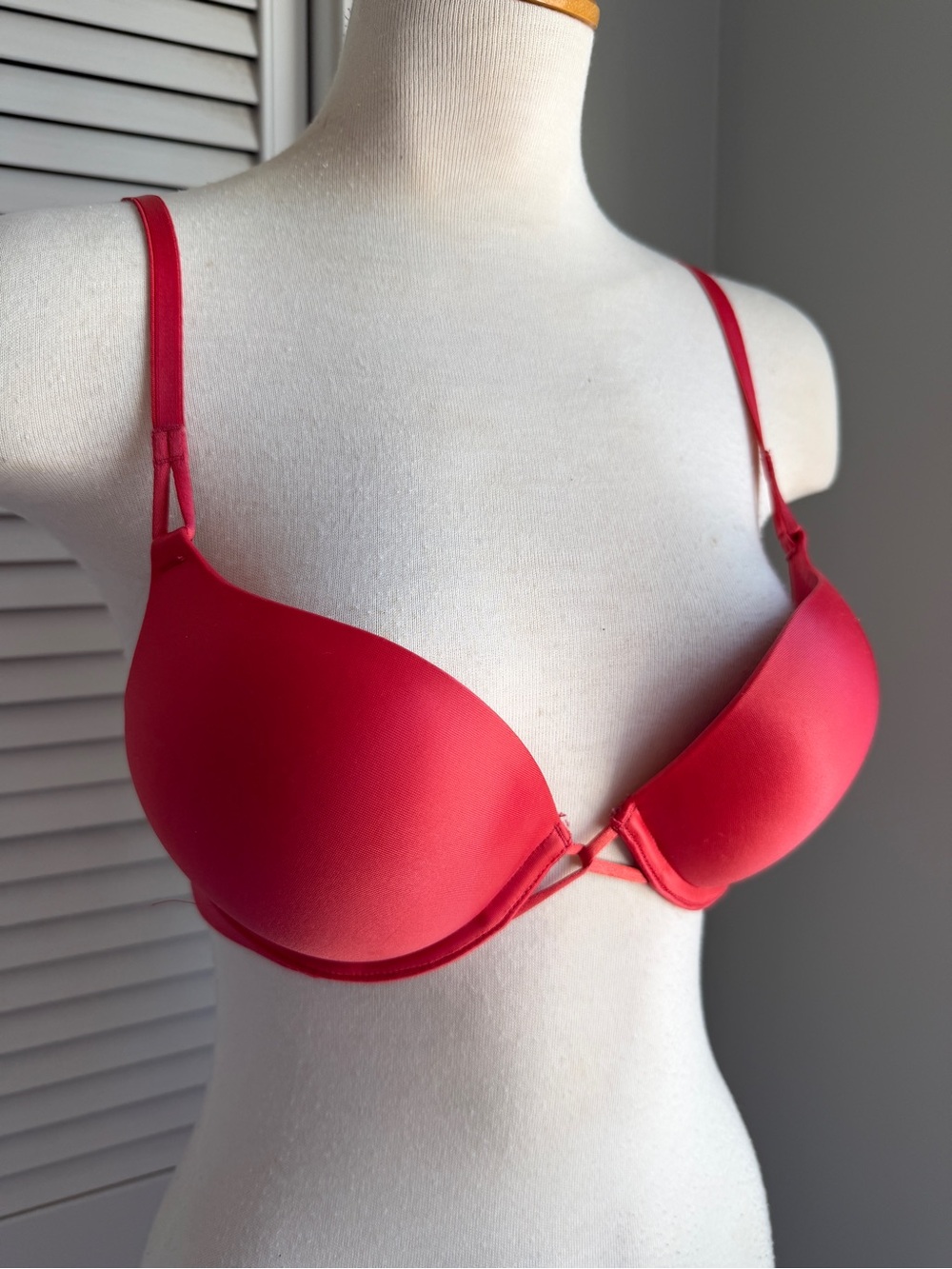 34B🍑 Victoria’s Secret Bombshell Miraculous Plunge Peach Orange Red Push-Up Bra